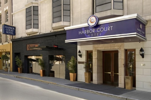 Harbor Court Hotel buitenkant